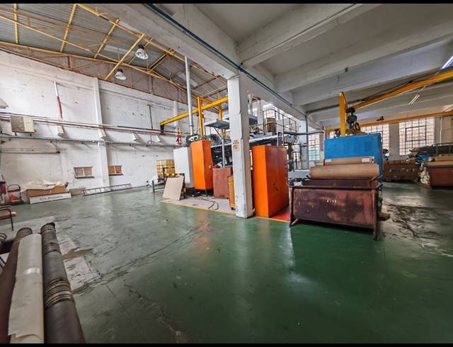 3,045M² WAREHOUSE FOR SALE IN ROBERTSHAM